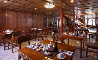 Golden Empress Hotel