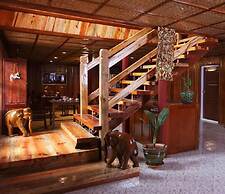 Golden Empress Hotel