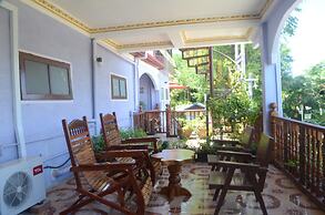 Golden Empress Hotel