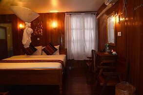 Golden Empress Hotel