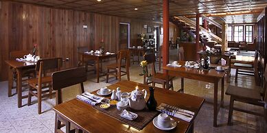 Golden Empress Hotel