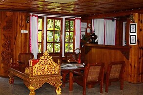 Golden Empress Hotel