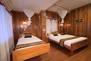 Golden Empress Hotel