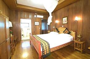 Golden Empress Hotel