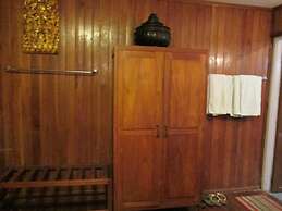 Golden Empress Hotel