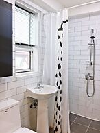 Whitetail Guesthouse - Hostel