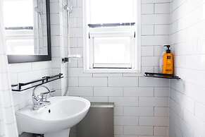 Whitetail Guesthouse - Hostel