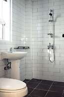 Whitetail Guesthouse - Hostel