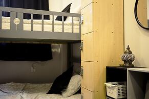 Whitetail Guesthouse - Hostel