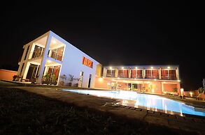 Leo's Beach Hotel & Restaurant - Adults Only