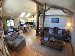 Black Bear Guesthouse