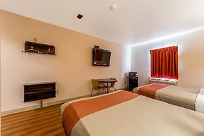 Motel 6 Jourdanton, TX