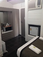 Elmore Victoria Hotel Motel