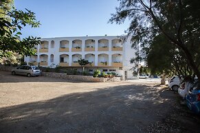 Ammoudi Hotel