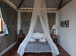 Breve Azurine Lagoon Retreat