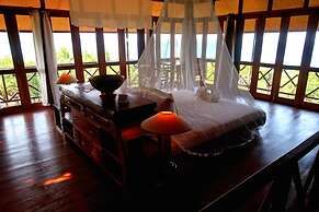 Breve Azurine Lagoon Retreat