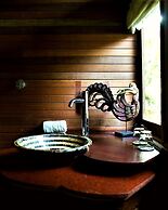 Breve Azurine Lagoon Retreat