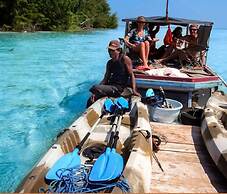 Breve Azurine Lagoon Retreat