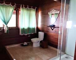 Breve Azurine Lagoon Retreat