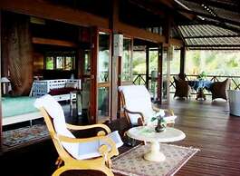 Breve Azurine Lagoon Retreat