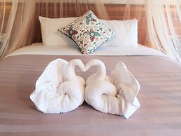 Breve Azurine Lagoon Retreat