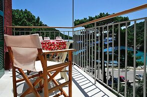 Zefiros Traditional Hotel