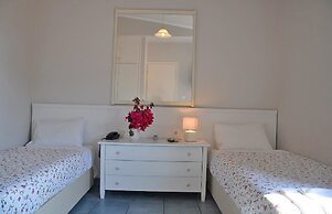 Zefiros Traditional Hotel