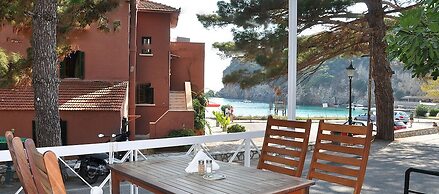 Zefiros Traditional Hotel