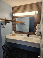 Sumner Motor Inn