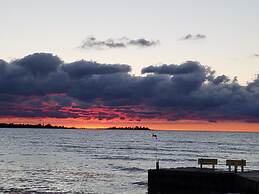 Square Rigger Harbor Motel