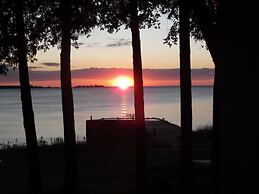 Square Rigger Harbor Motel