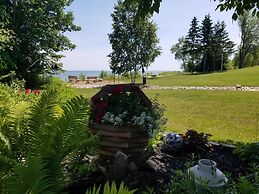 Square Rigger Harbor Motel