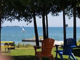 Square Rigger Harbor Motel