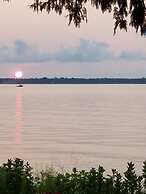 Square Rigger Harbor Motel