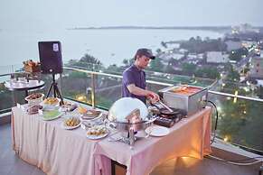 Golden Tulip Belitung