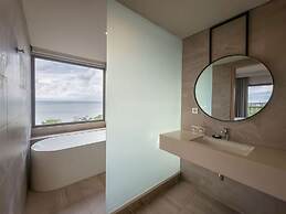 Golden Tulip Belitung