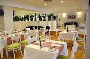 Le Parc Hotel & Suites