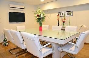 Le Parc Hotel & Suites