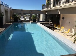 Le Parc Hotel & Suites