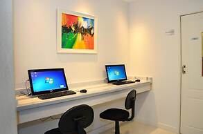 Le Parc Hotel & Suites