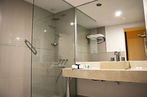 Le Parc Hotel & Suites