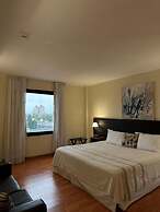 Le Parc Hotel & Suites