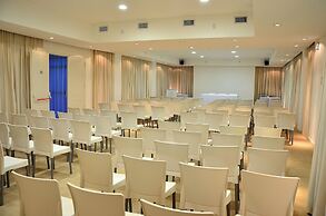 Le Parc Hotel & Suites