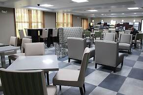 Holiday Inn Express & Suites Shawnee-Kansas City West by IHG