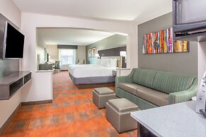Holiday Inn Express & Suites Shawnee-Kansas City West by IHG