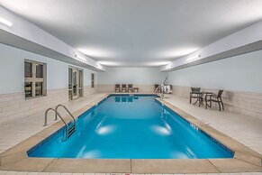 Holiday Inn Express & Suites Shawnee-Kansas City West by IHG