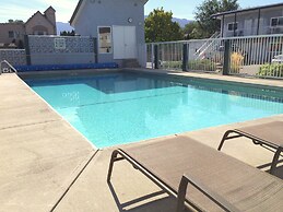 Golden Sands Resort Motel