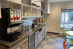 Ramada by Wyndham Laval