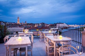 Procurator 7 Luxury Rooms