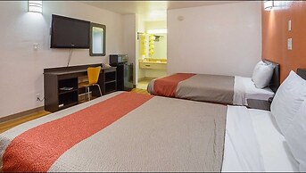 Motel 6 Brinkley, AR